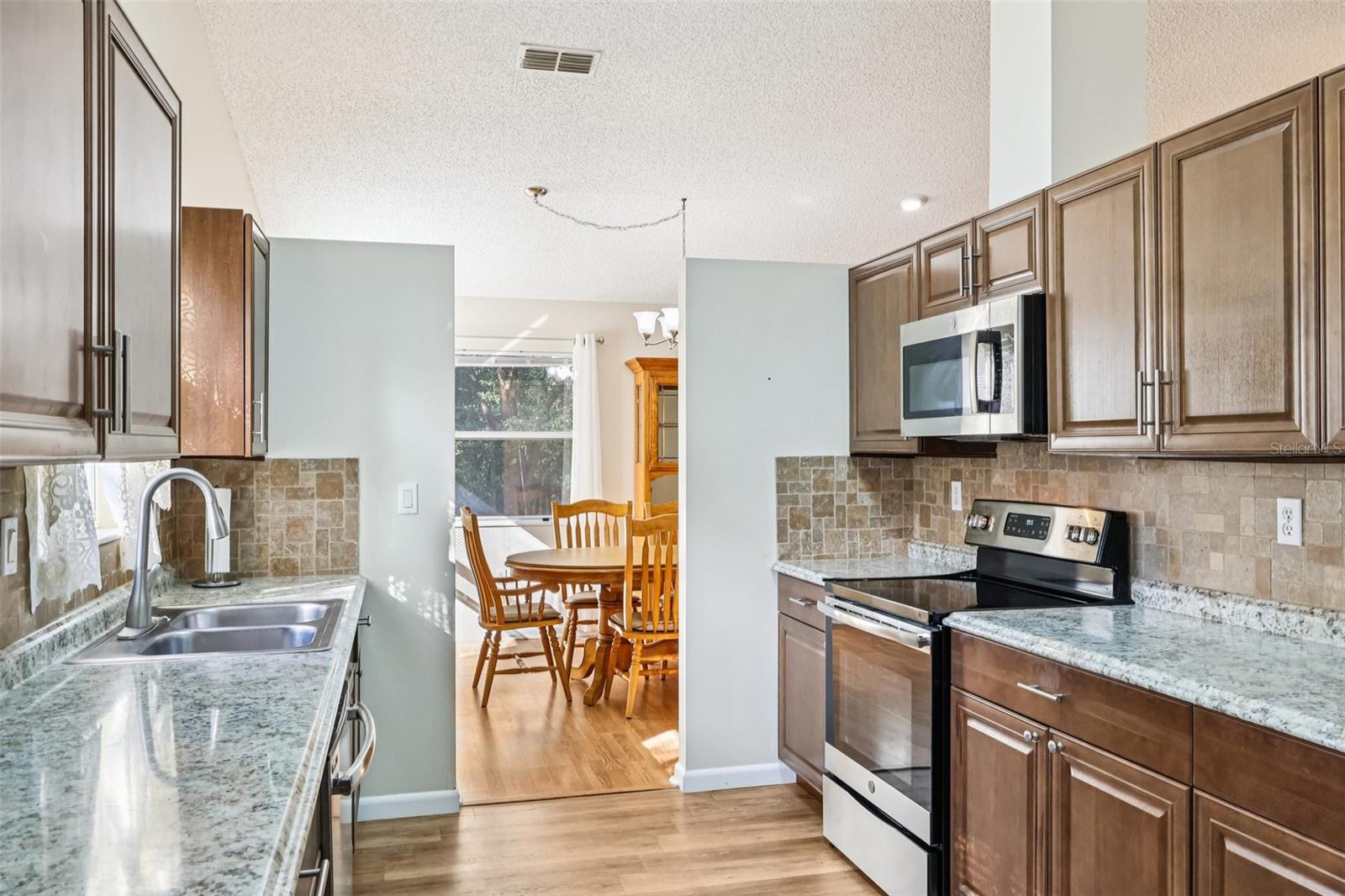 Image 16 of 32 For 318 Skye Court