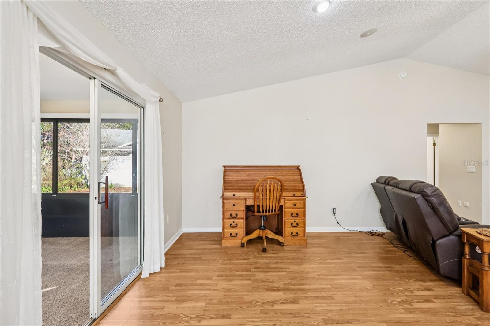 Image 9 of 32 For 318 Skye Court