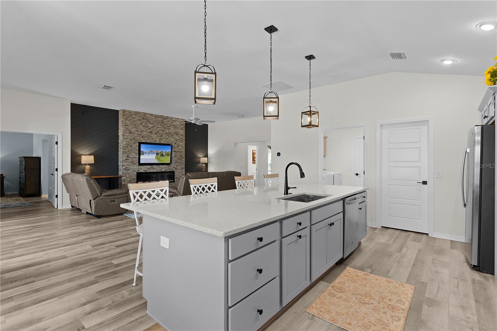 Image 17 of 61 For 6444 Mcknight Loop