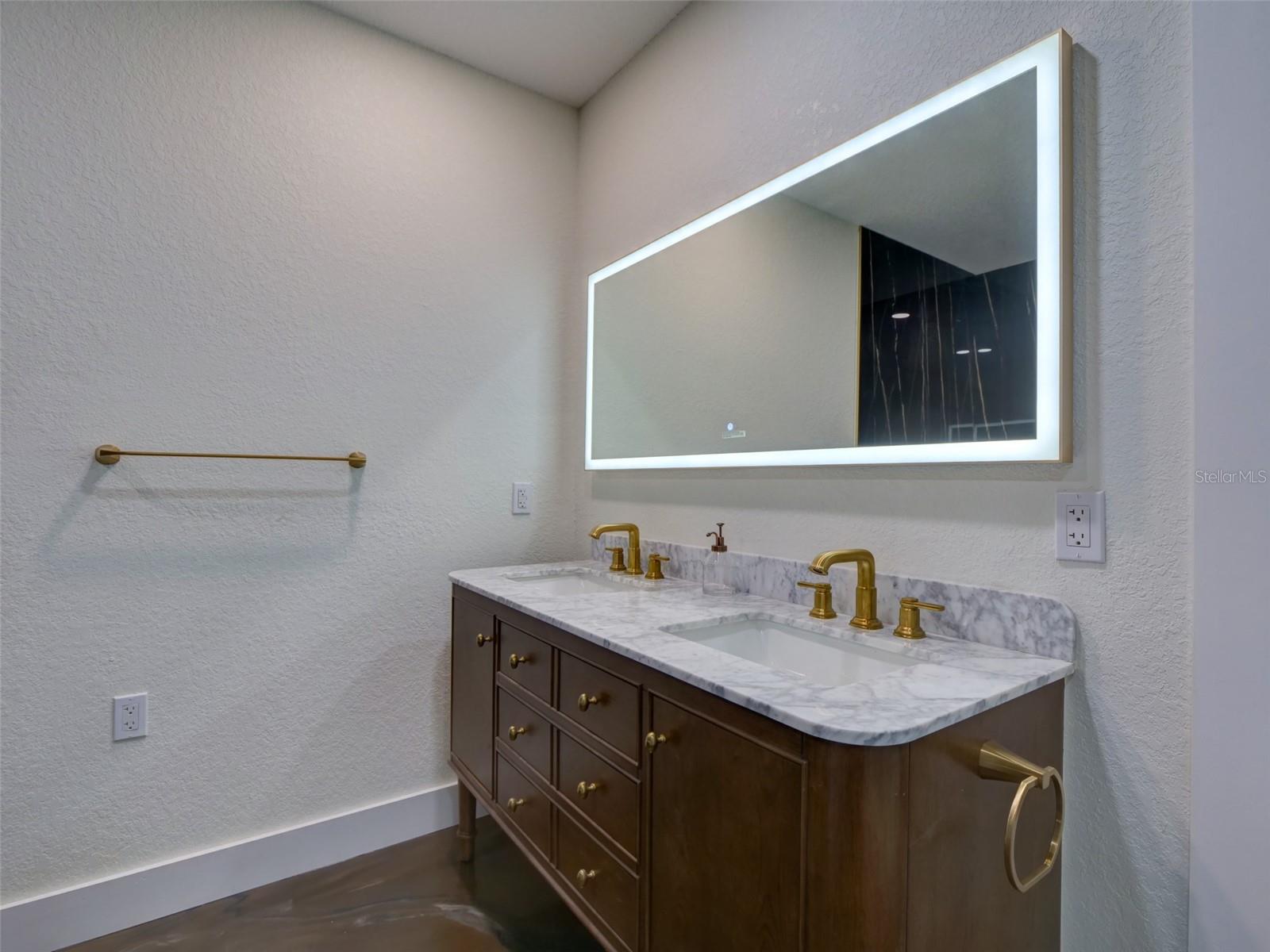 Image 40 of 72 For 34370 Richardson Boulevard