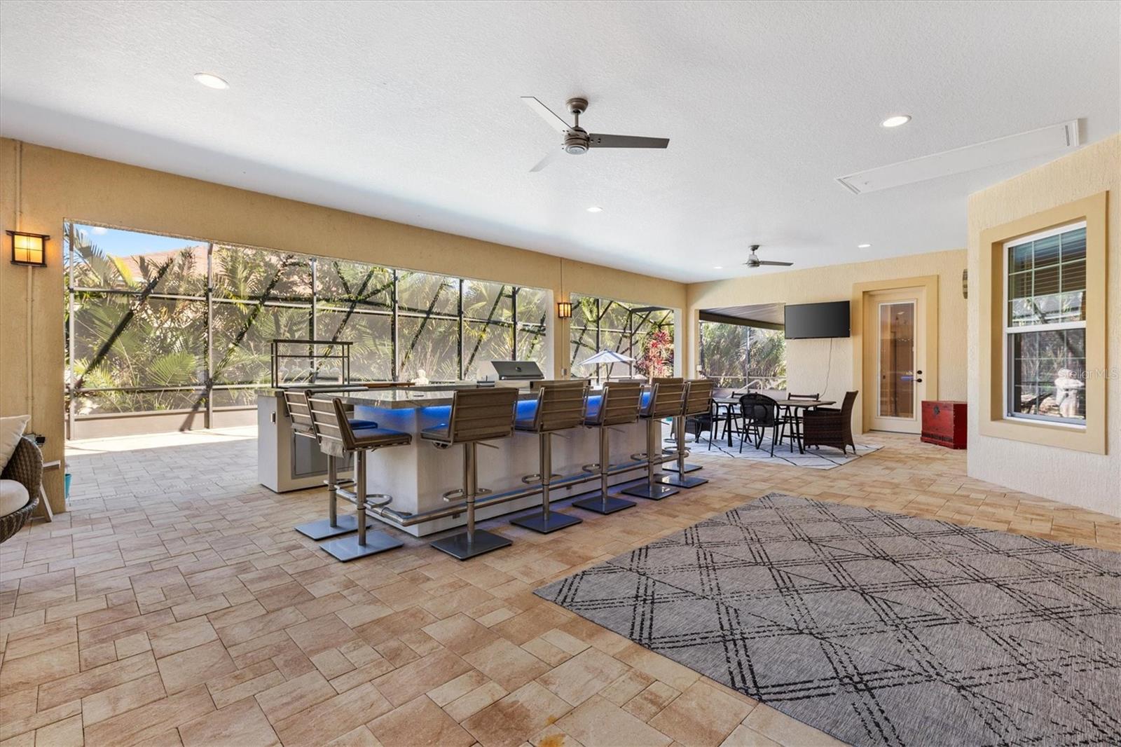 Image 27 of 75 For 849 Oakwood Street