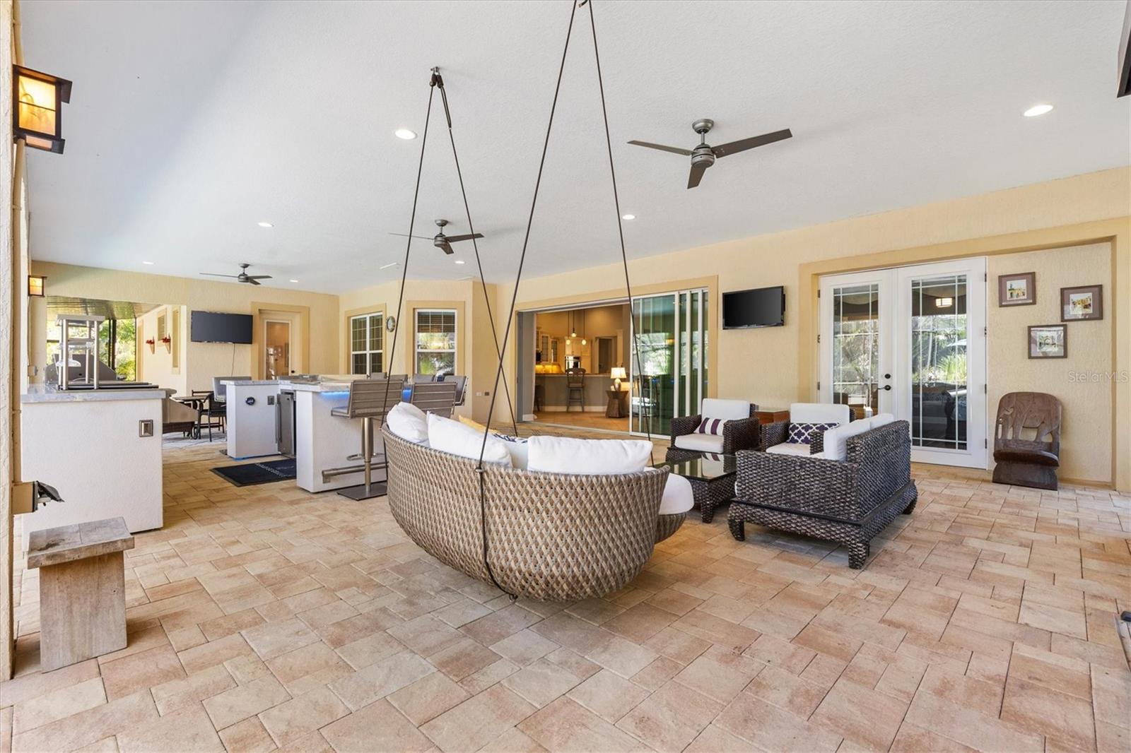 Image 28 of 75 For 849 Oakwood Street