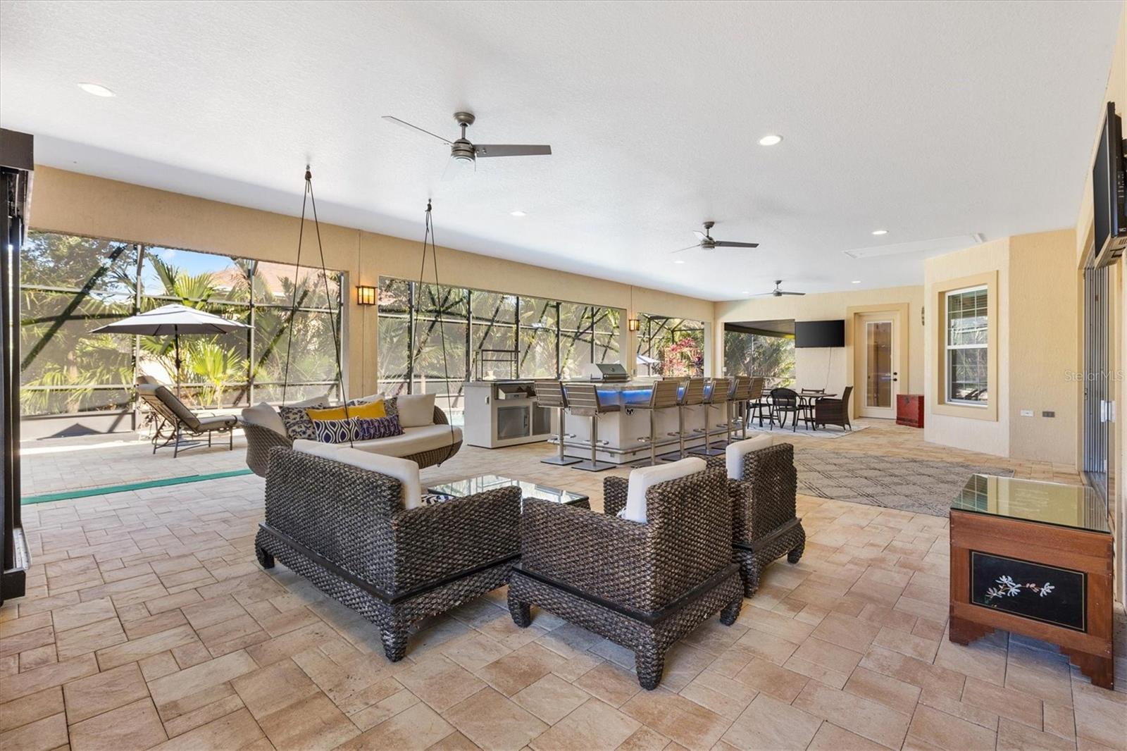 Image 29 of 75 For 849 Oakwood Street