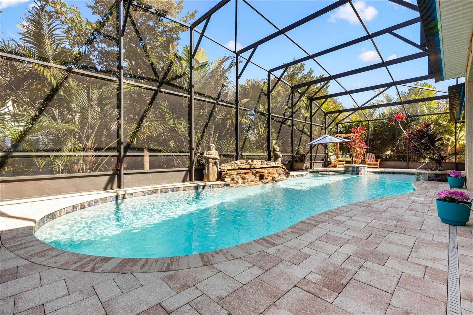 Image 32 of 75 For 849 Oakwood Street