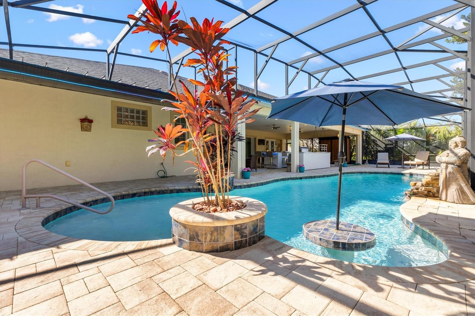 Image 34 of 75 For 849 Oakwood Street