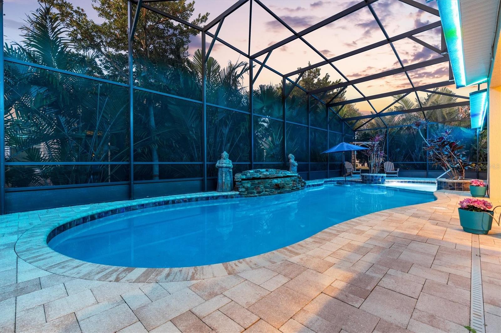 Image 38 of 75 For 849 Oakwood Street