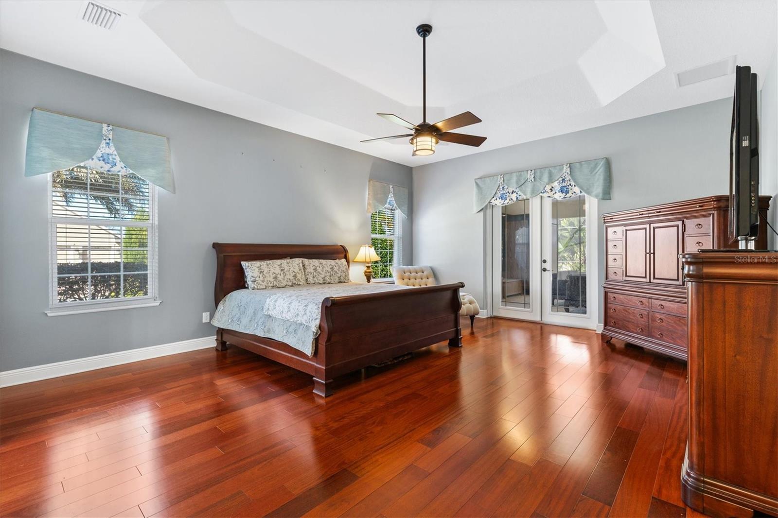 Image 47 of 75 For 849 Oakwood Street