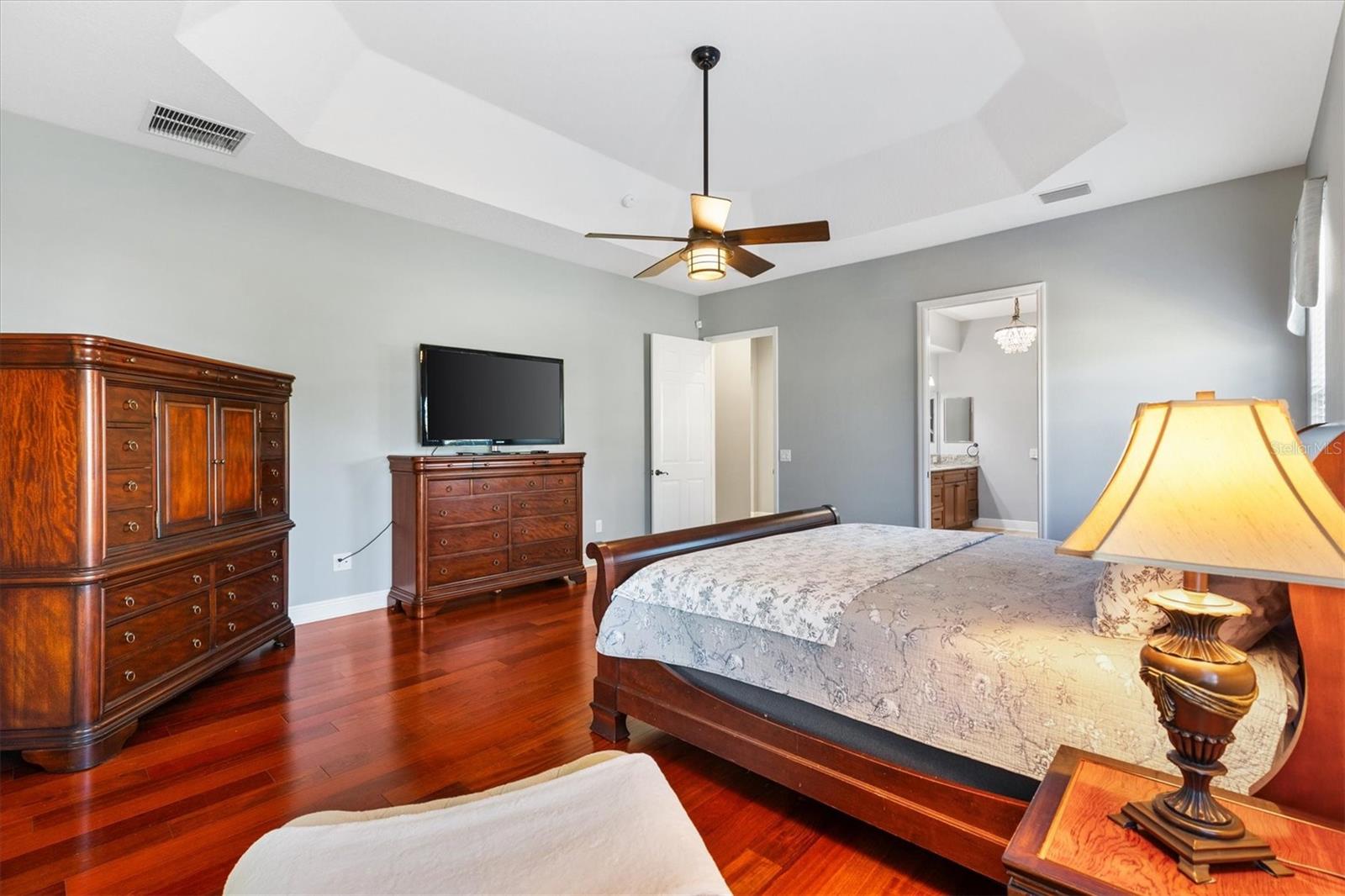 Image 48 of 75 For 849 Oakwood Street