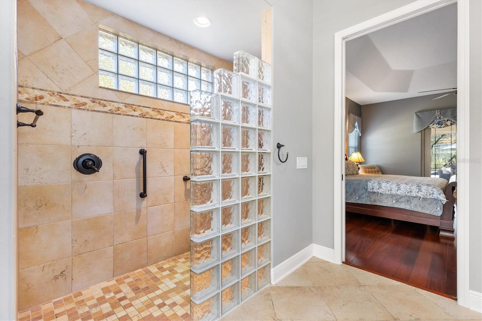 Image 50 of 75 For 849 Oakwood Street