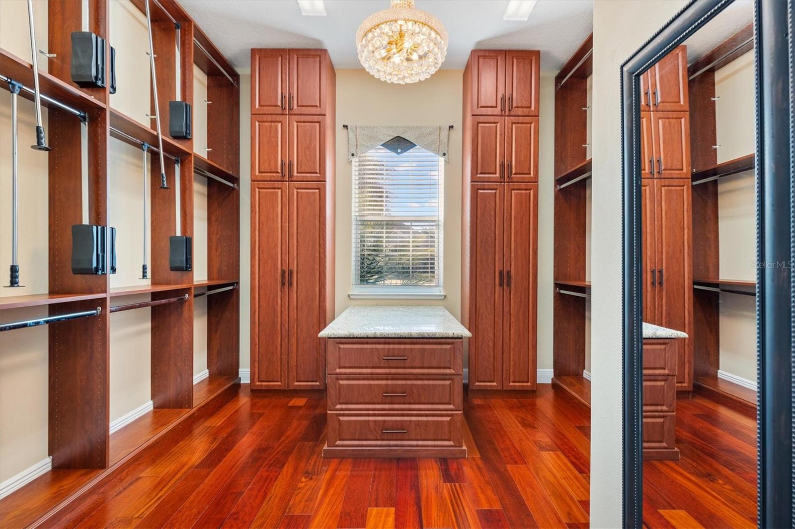 Image 51 of 75 For 849 Oakwood Street