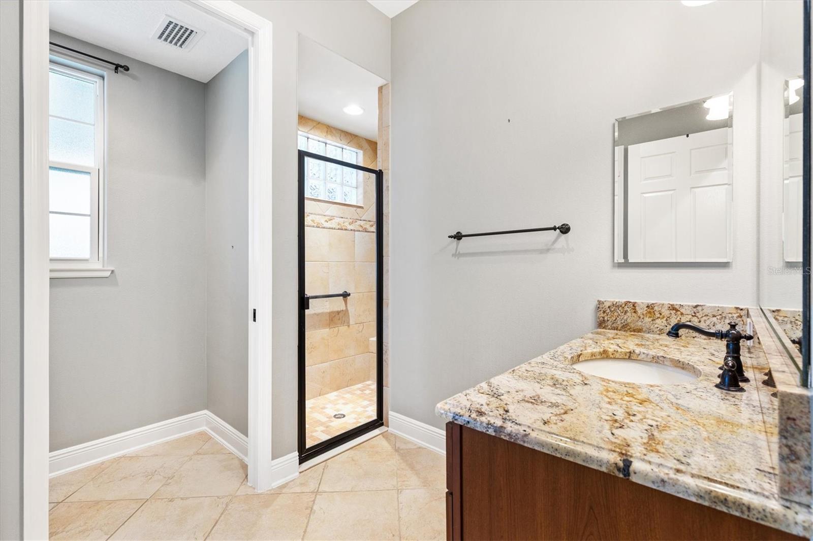 Image 61 of 75 For 849 Oakwood Street