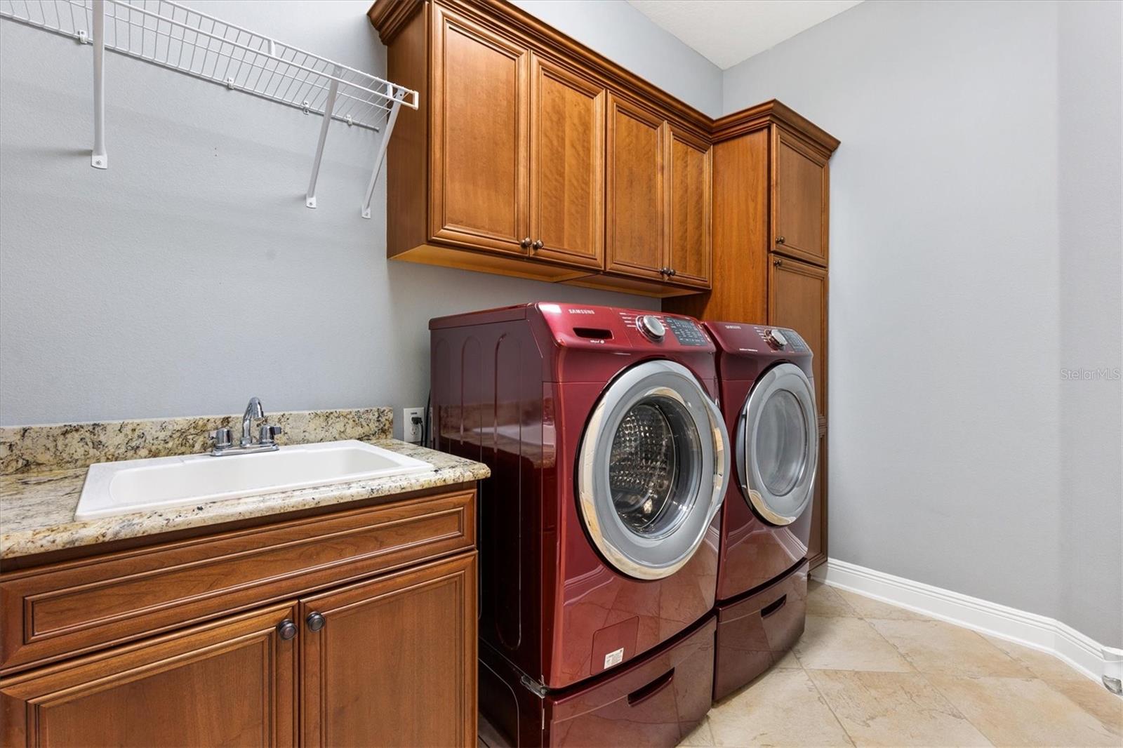 Image 62 of 75 For 849 Oakwood Street