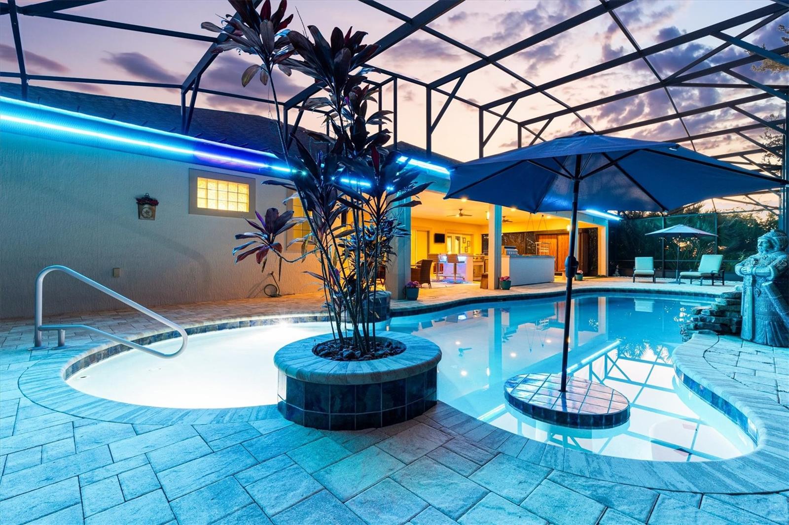 Image 7 of 75 For 849 Oakwood Street