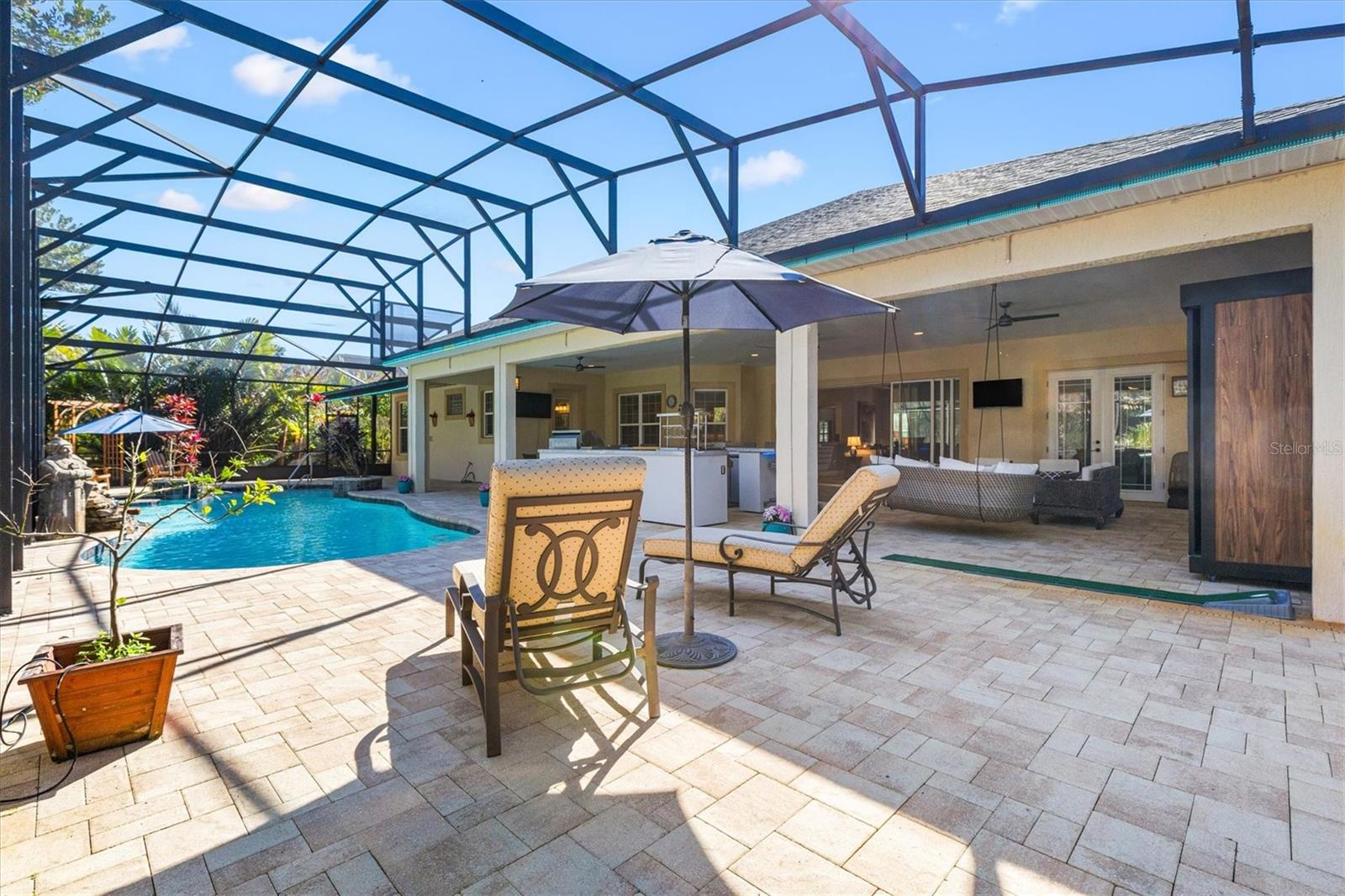 Image 9 of 75 For 849 Oakwood Street