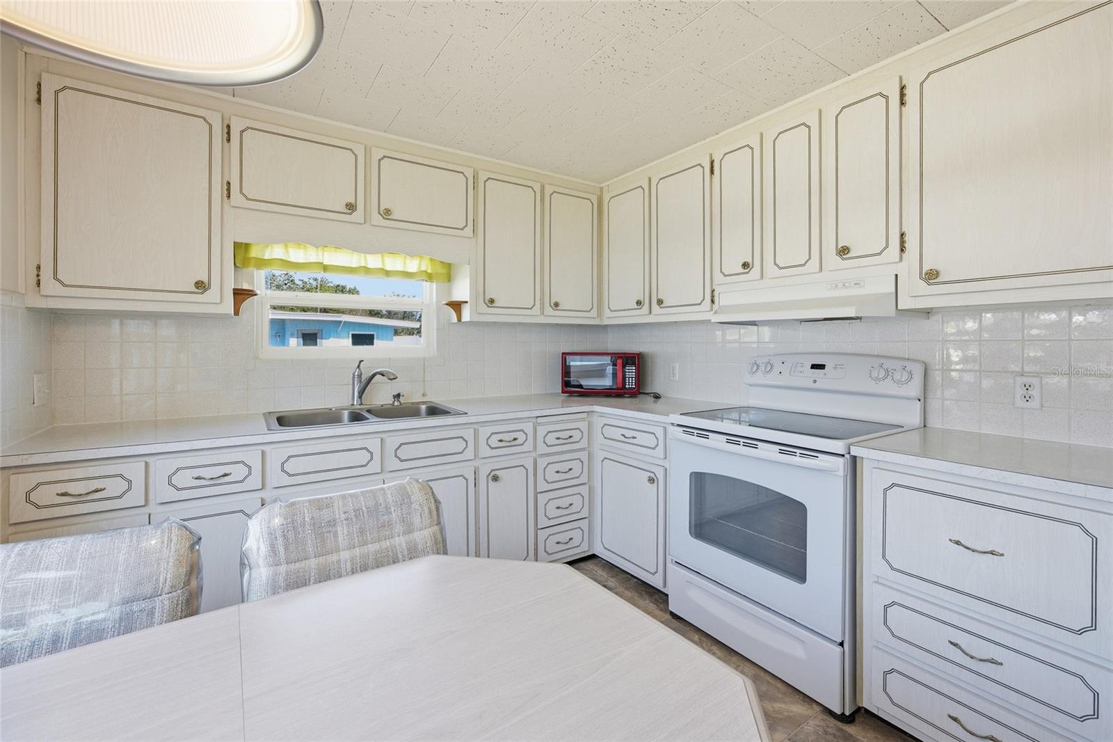 Image 11 of 35 For 3896 Picciola Road 224