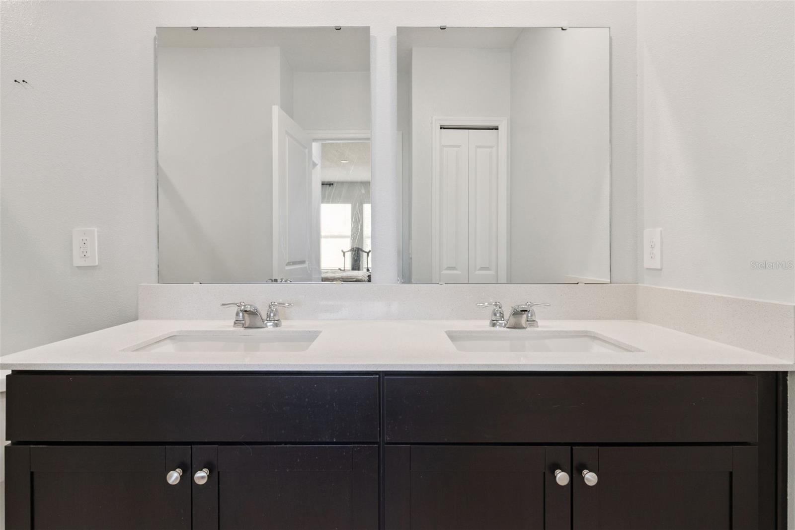 Image 40 of 63 For 101 Kayak Avenue