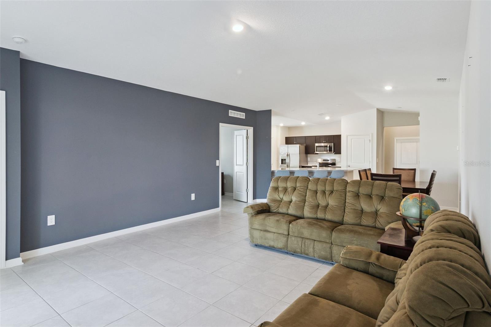 Image 7 of 63 For 101 Kayak Avenue