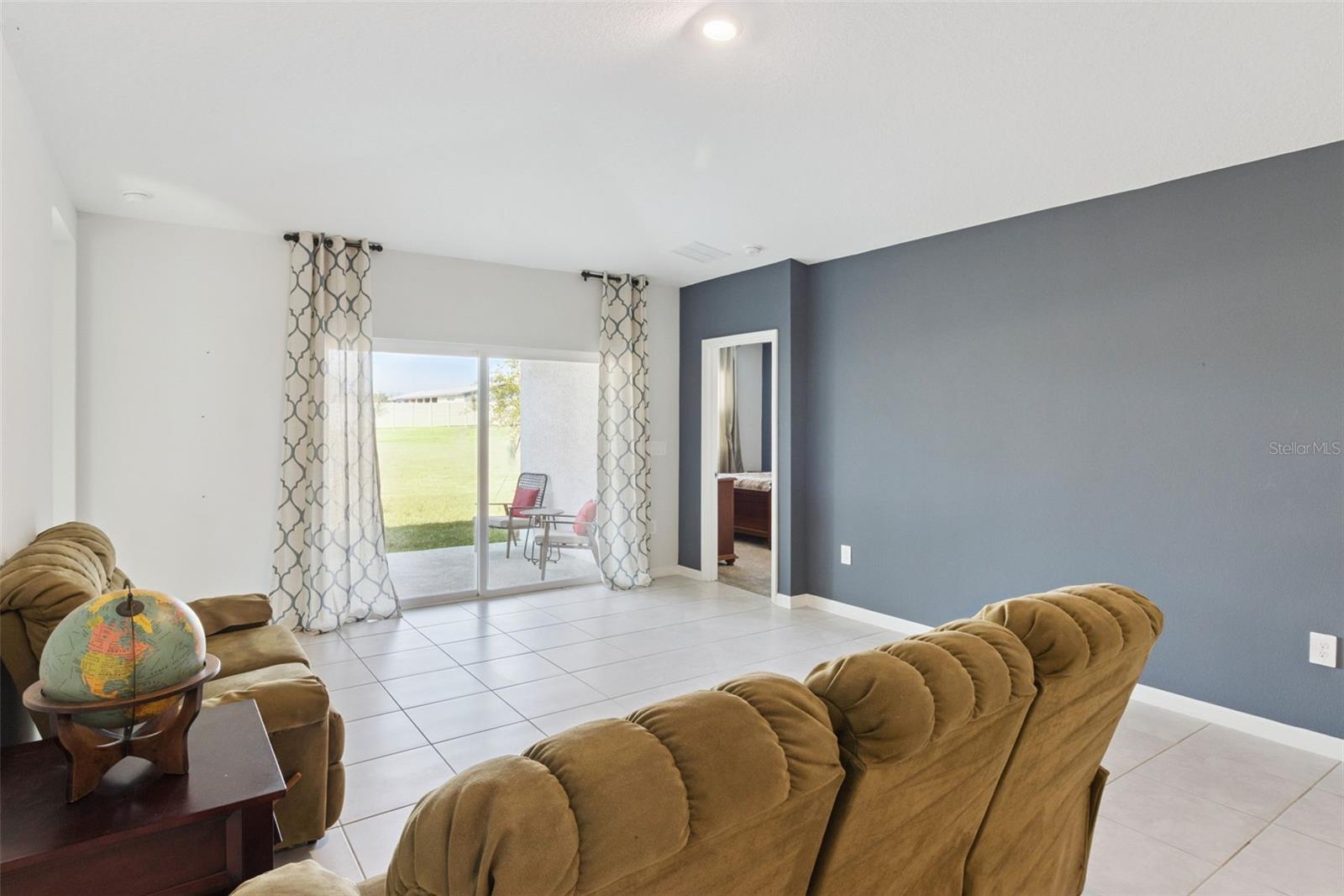 Image 9 of 63 For 101 Kayak Avenue