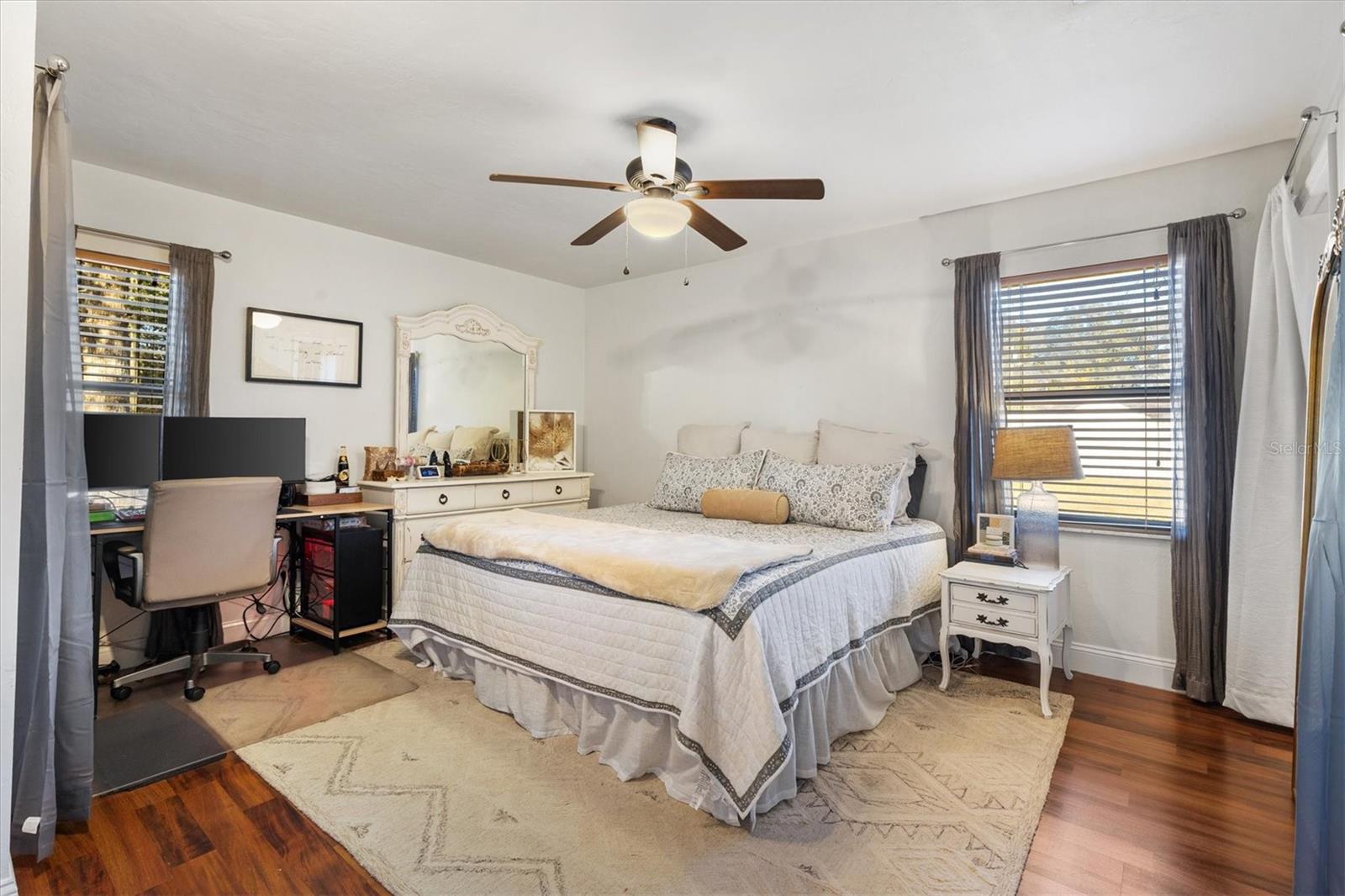 Image 12 of 26 For 11305 75th Court