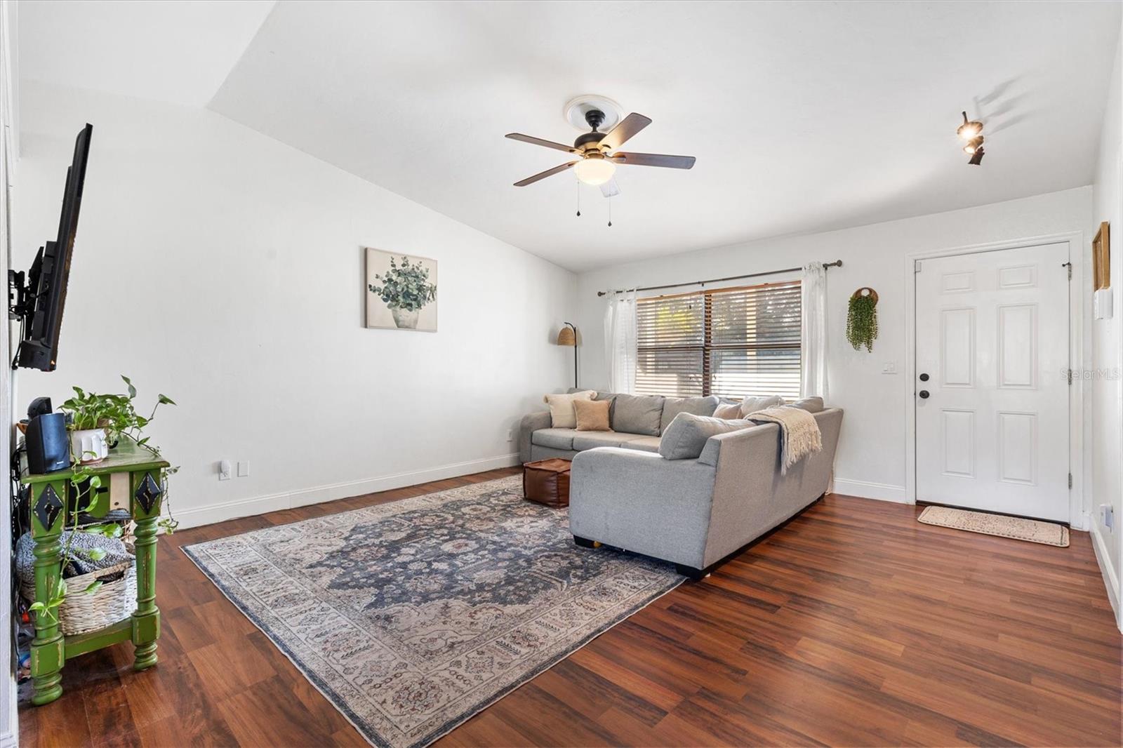 Image 4 of 26 For 11305 75th Court