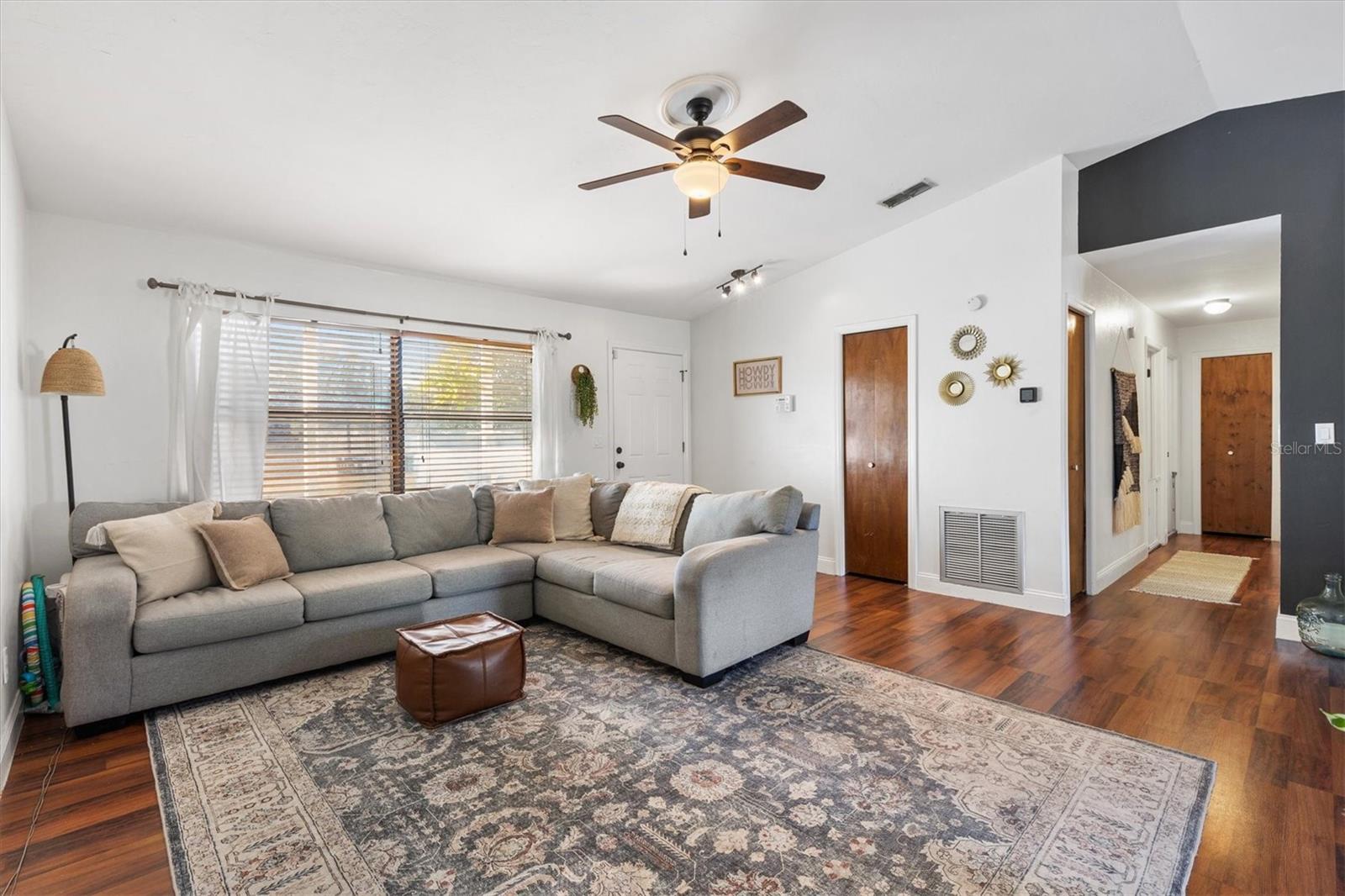 Image 5 of 26 For 11305 75th Court