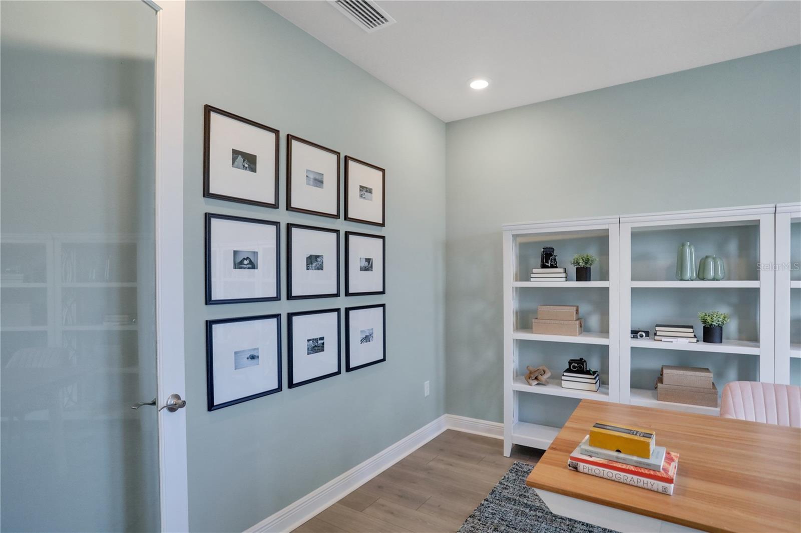 Image 9 of 70 For 17417 Valleywood Parkway