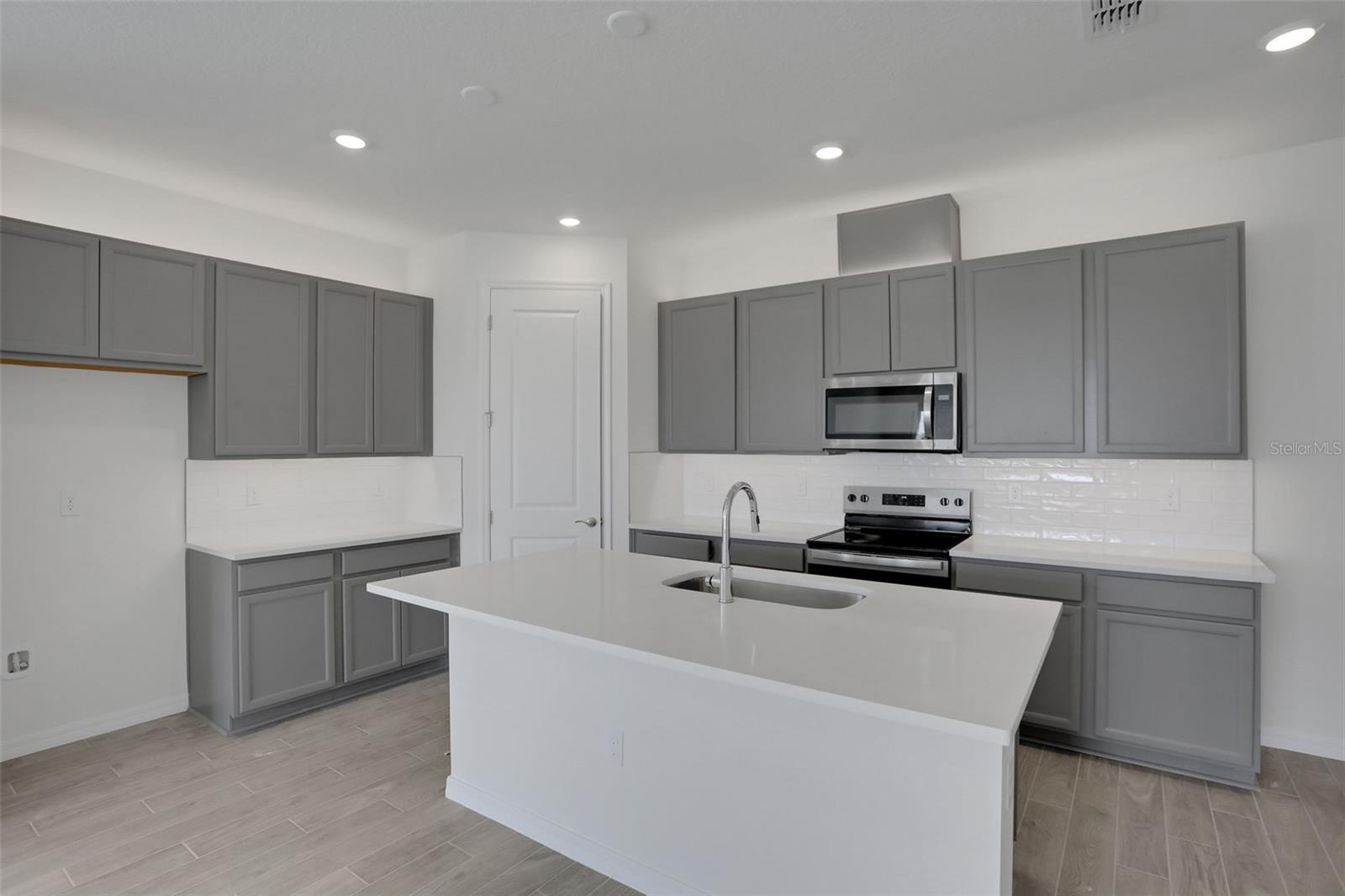 Image 4 of 24 For 13425 Turnleaf Boulevard