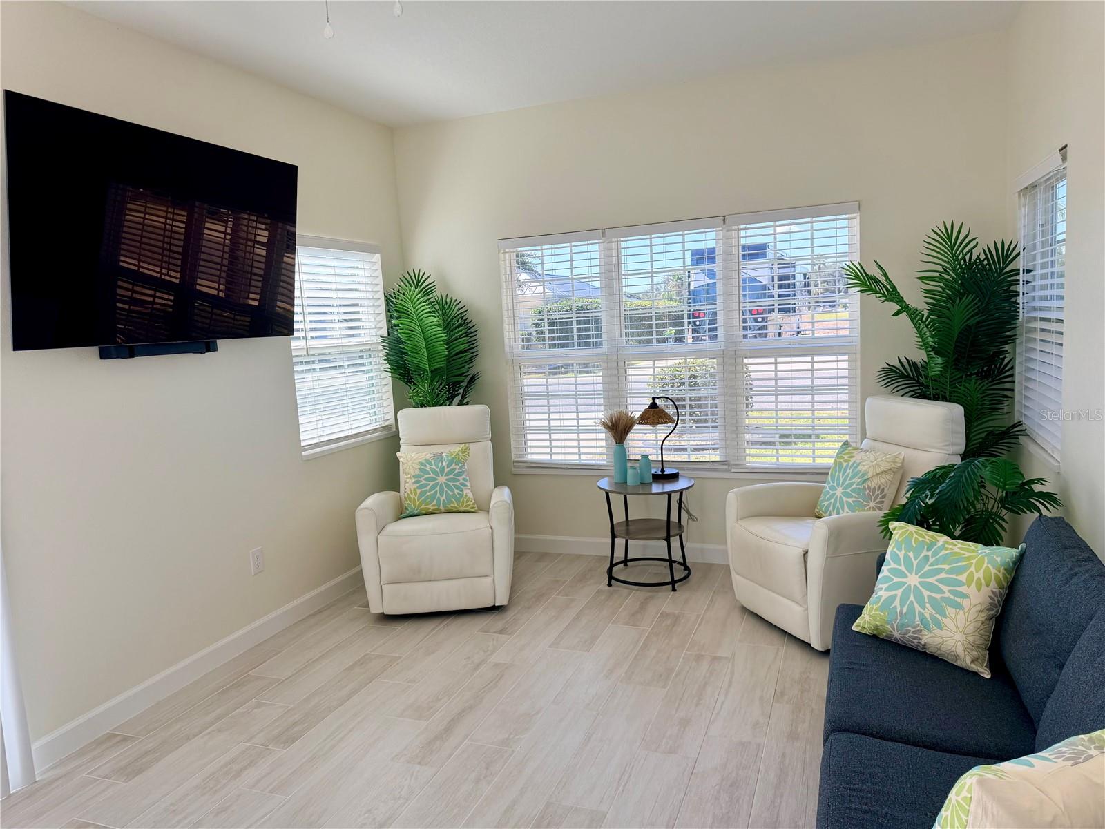 Image 8 of 32 For 9469 49th Terrace