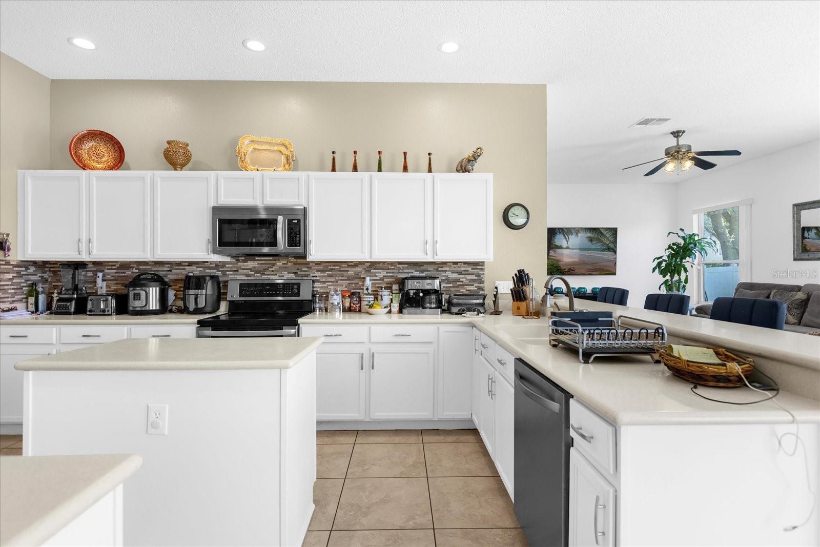 Image 12 of 41 For 100 Hollybrook Court