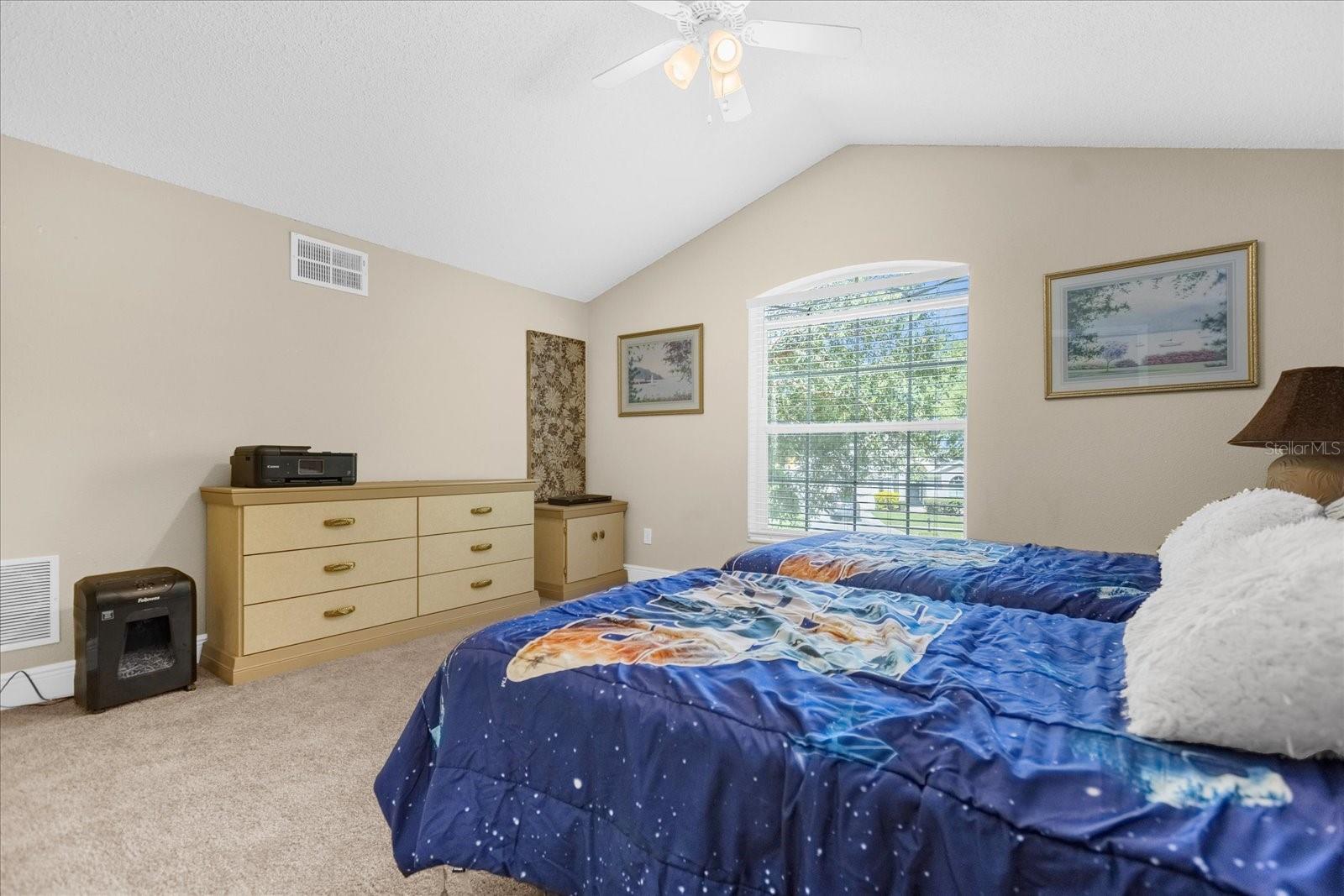 Image 19 of 41 For 100 Hollybrook Court