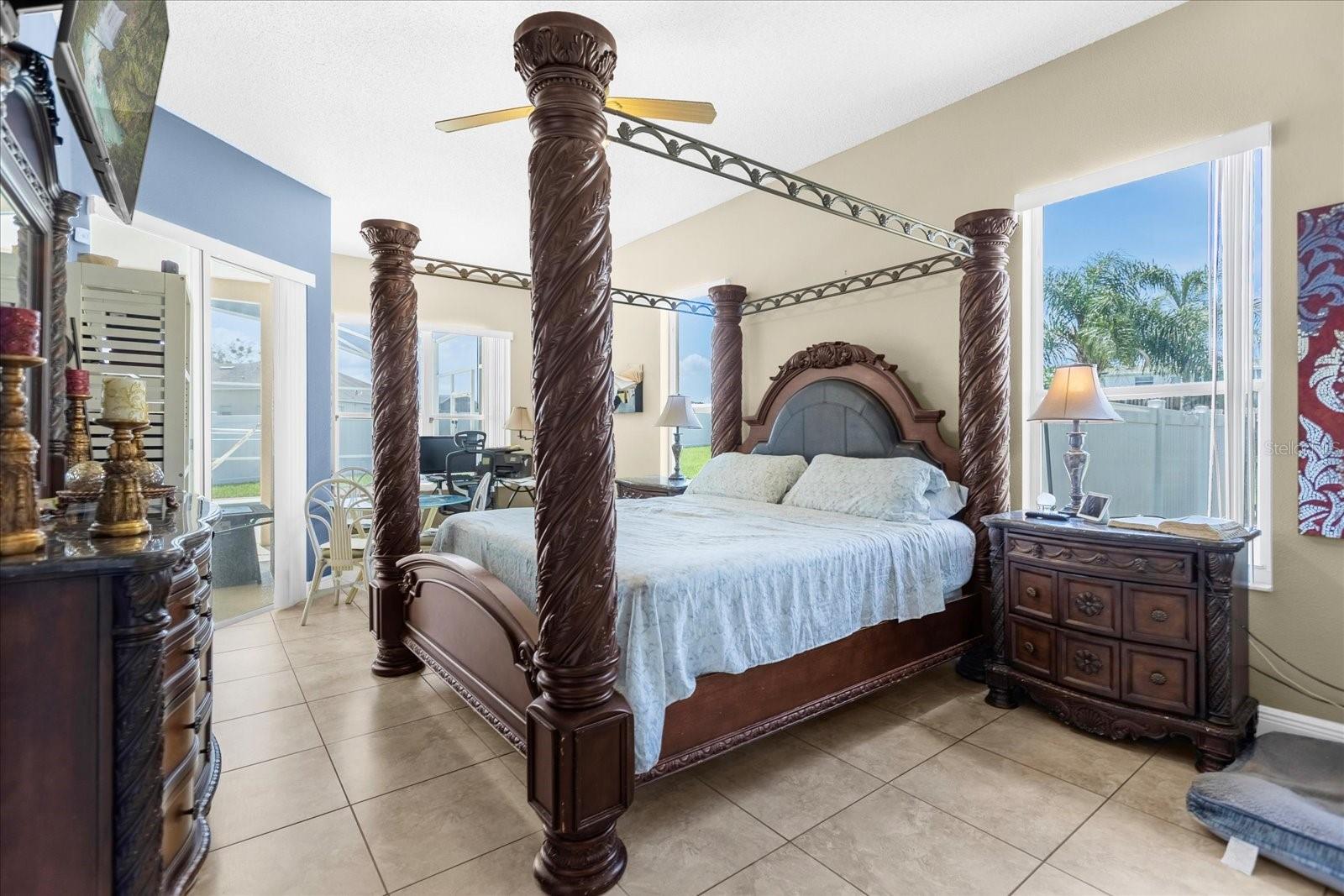 Image 26 of 41 For 100 Hollybrook Court