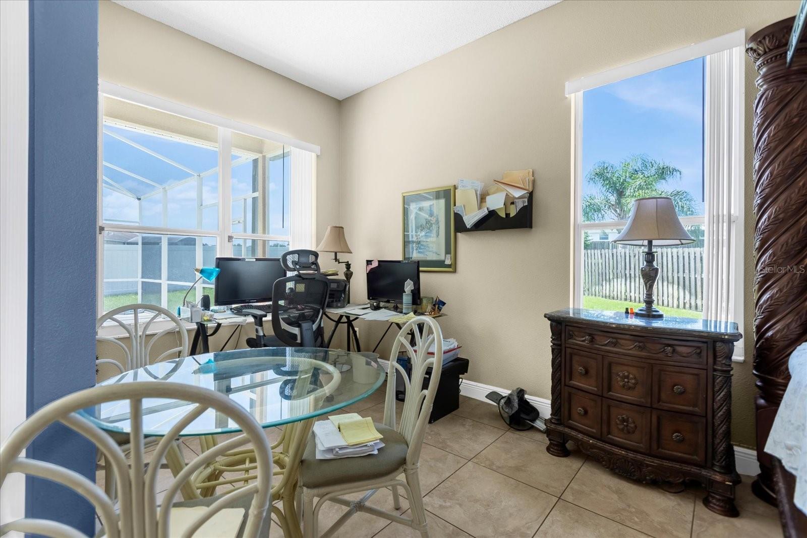 Image 27 of 41 For 100 Hollybrook Court