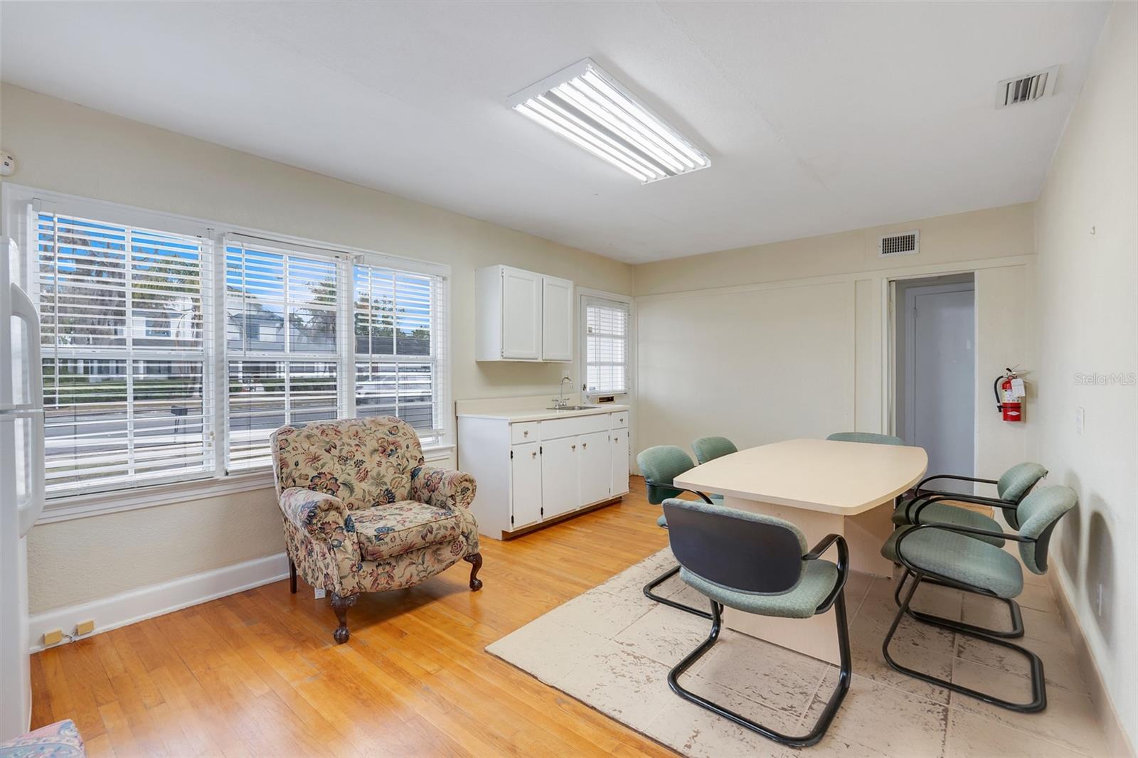 Image 16 of 24 For 900 Orange Avenue