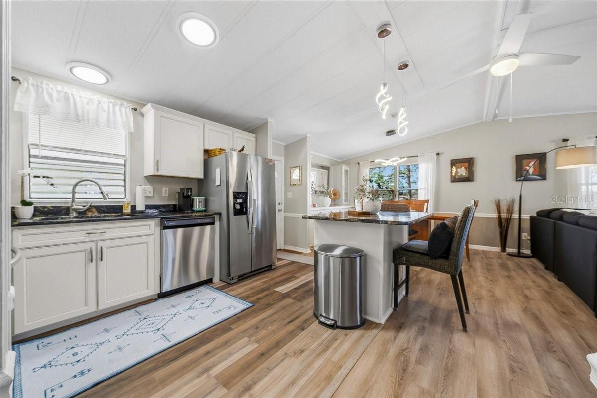 Image 10 of 62 For 1003 Matthew Avenue