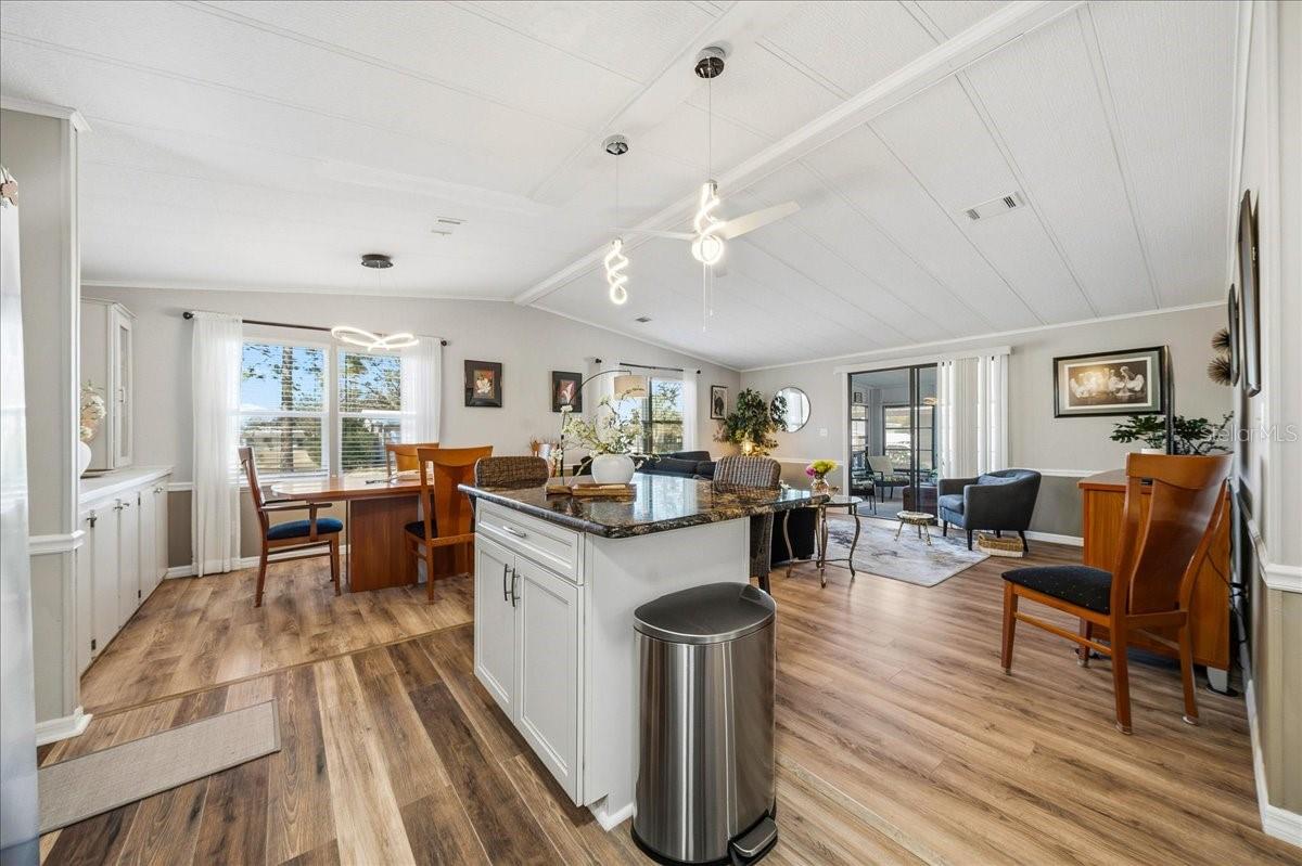 Image 12 of 62 For 1003 Matthew Avenue