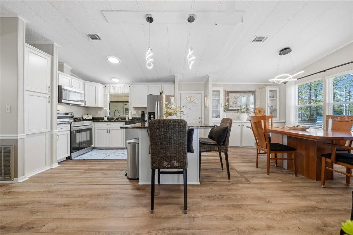 Image 14 of 62 For 1003 Matthew Avenue