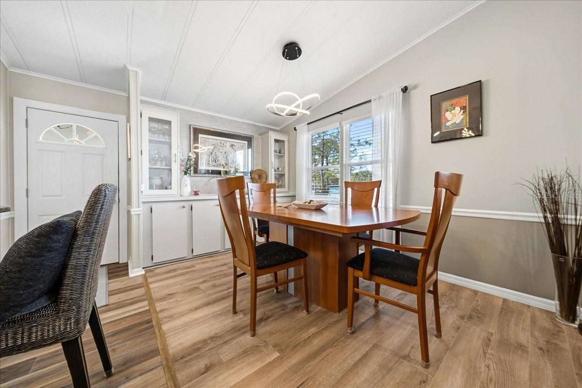 Image 15 of 62 For 1003 Matthew Avenue