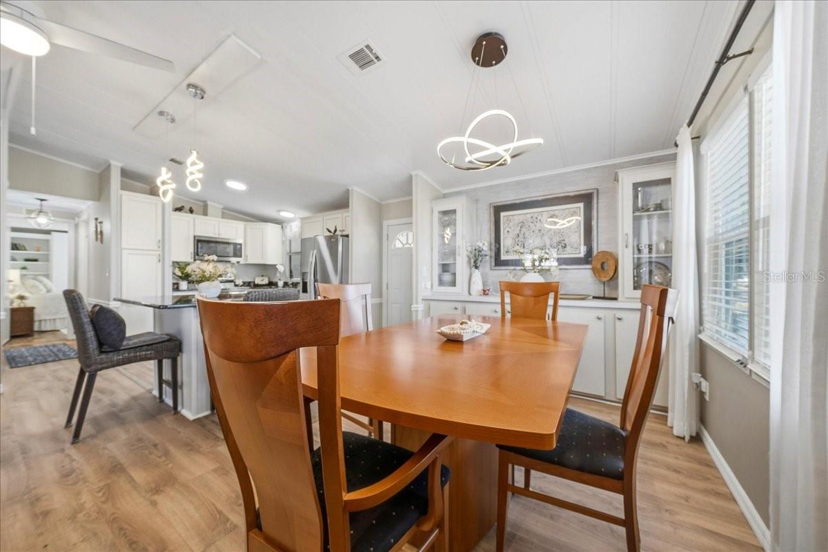 Image 16 of 62 For 1003 Matthew Avenue