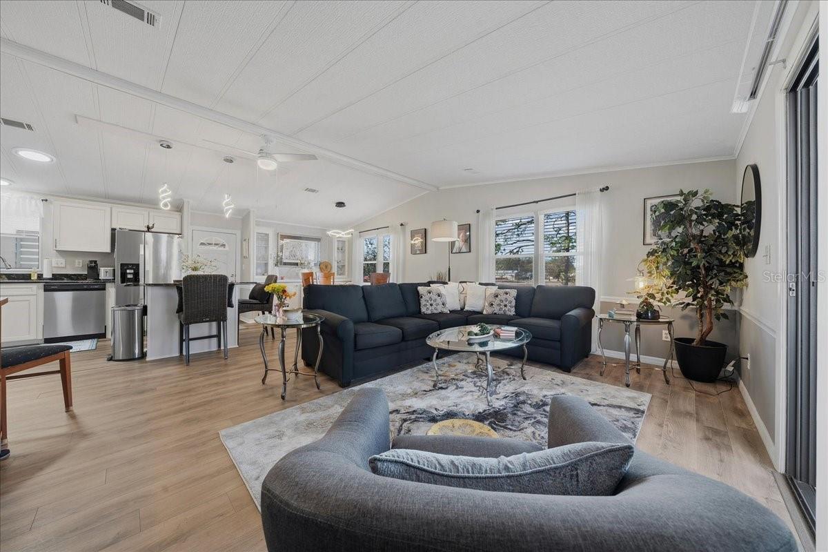 Image 20 of 62 For 1003 Matthew Avenue