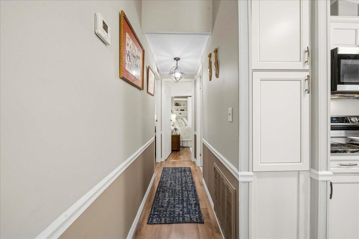 Image 25 of 62 For 1003 Matthew Avenue