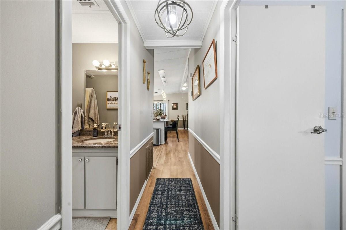 Image 26 of 62 For 1003 Matthew Avenue