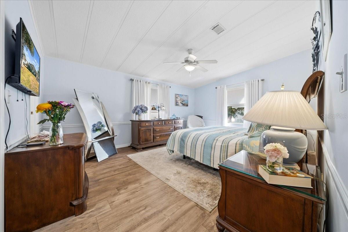 Image 27 of 62 For 1003 Matthew Avenue