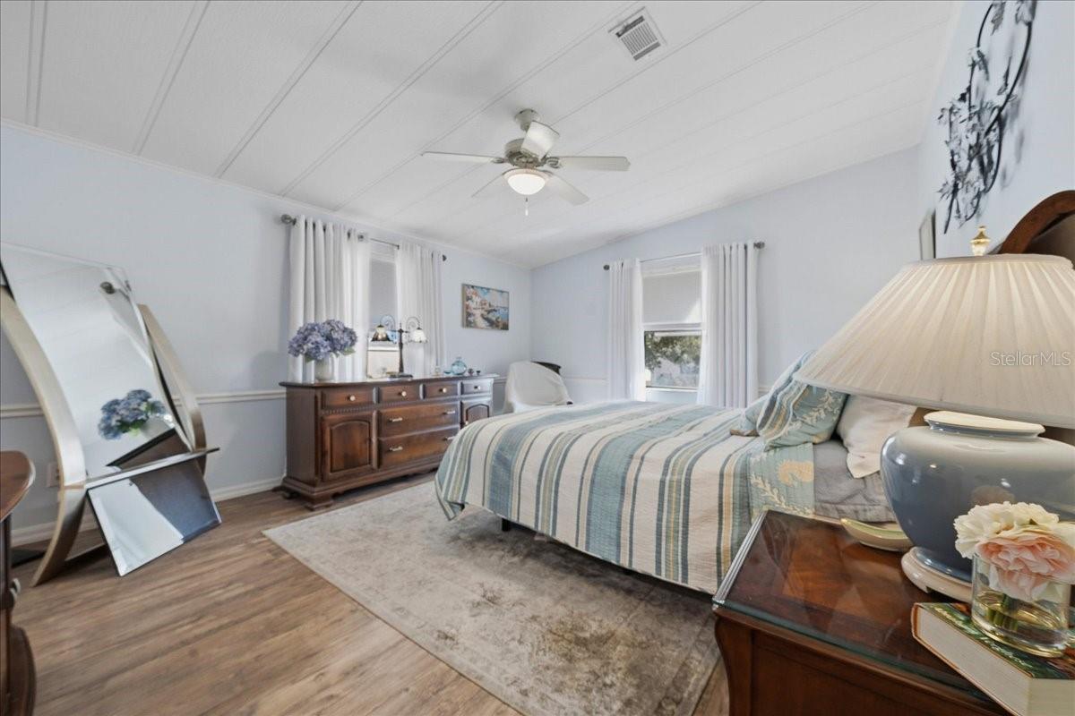 Image 29 of 62 For 1003 Matthew Avenue