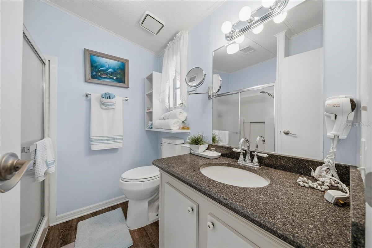 Image 33 of 62 For 1003 Matthew Avenue