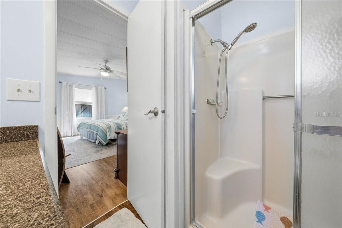 Image 35 of 62 For 1003 Matthew Avenue