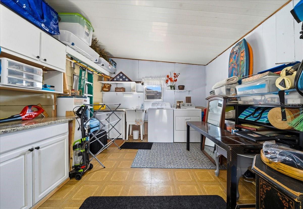 Image 42 of 62 For 1003 Matthew Avenue