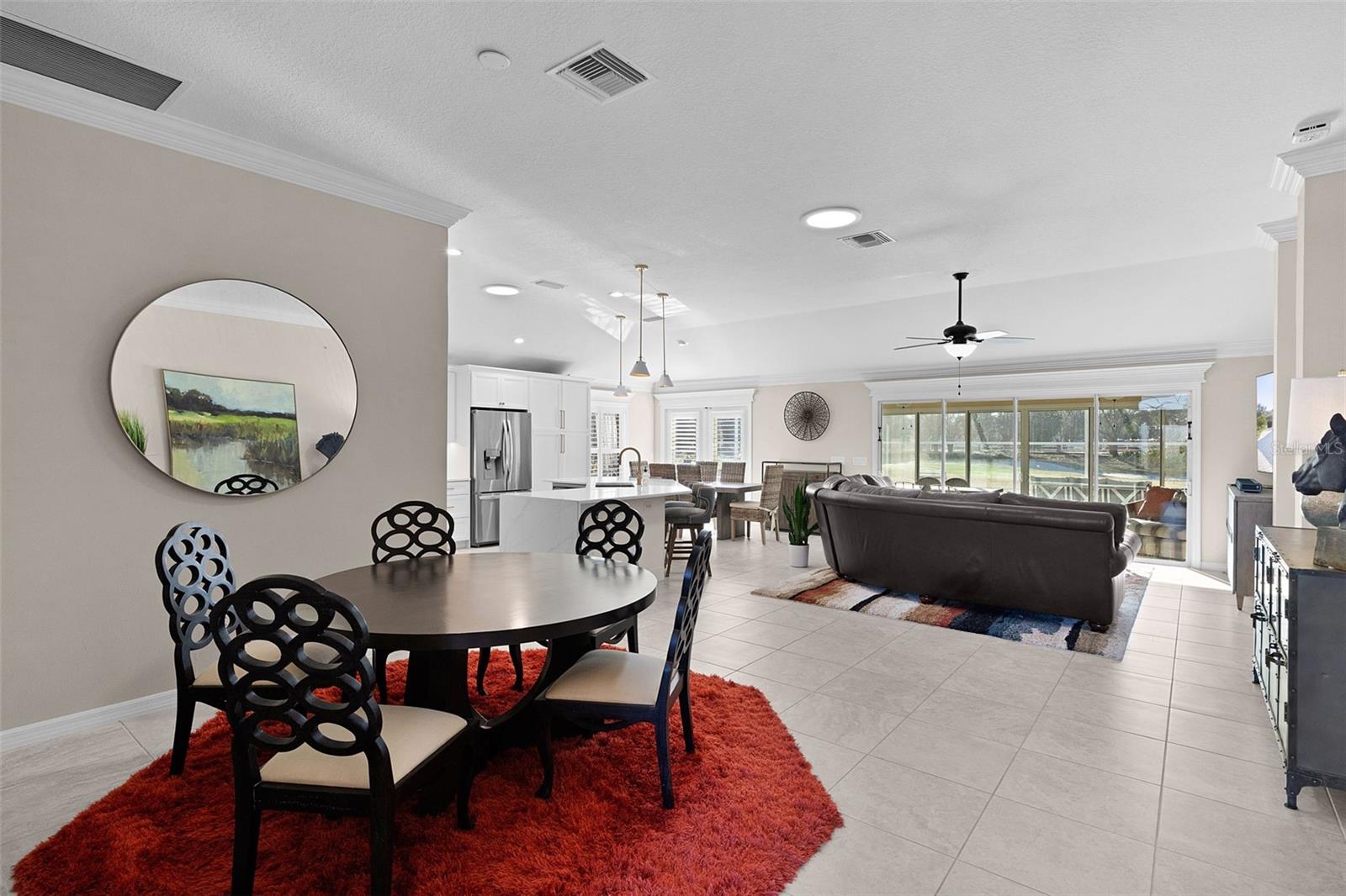 Image 11 of 64 For 737 Dowding Way