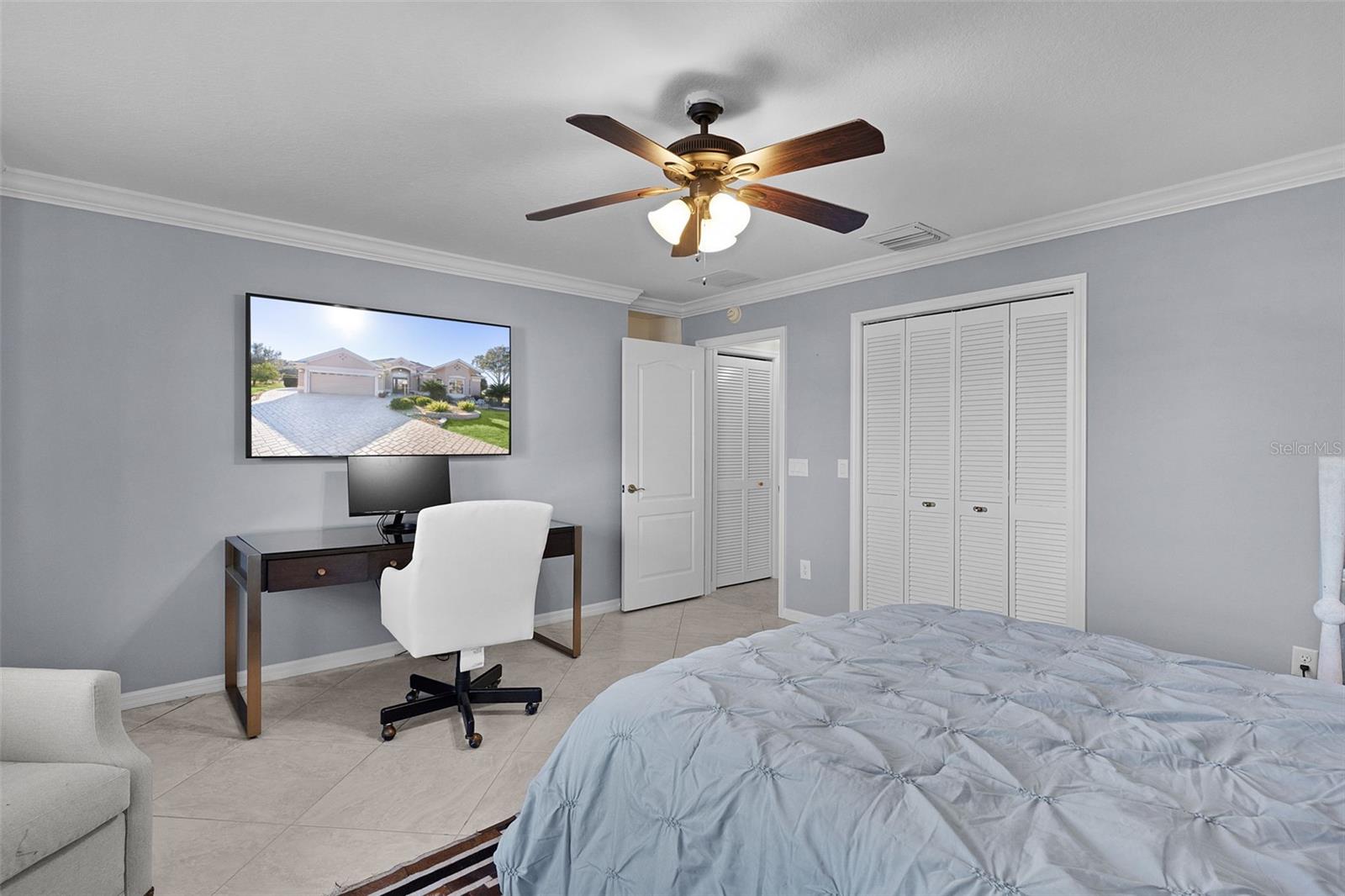 Image 27 of 64 For 737 Dowding Way