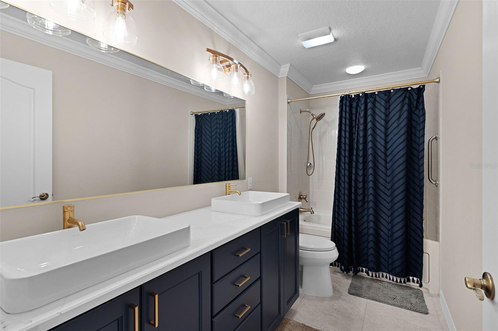 Image 28 of 64 For 737 Dowding Way