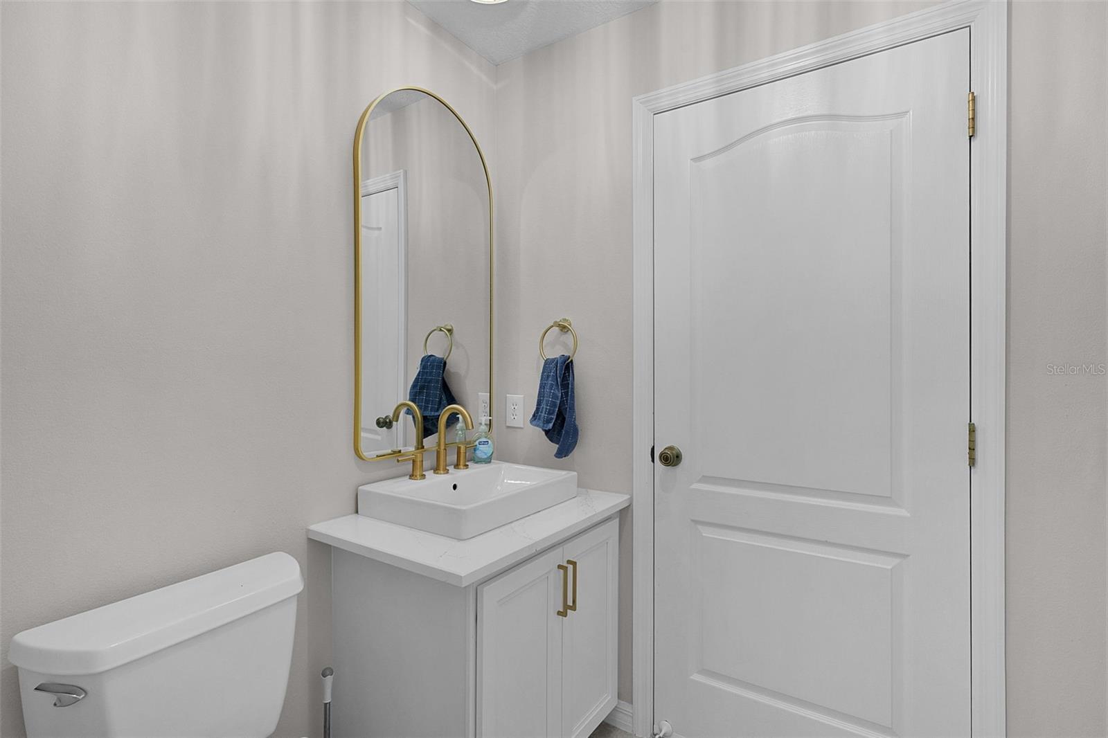 Image 36 of 64 For 737 Dowding Way